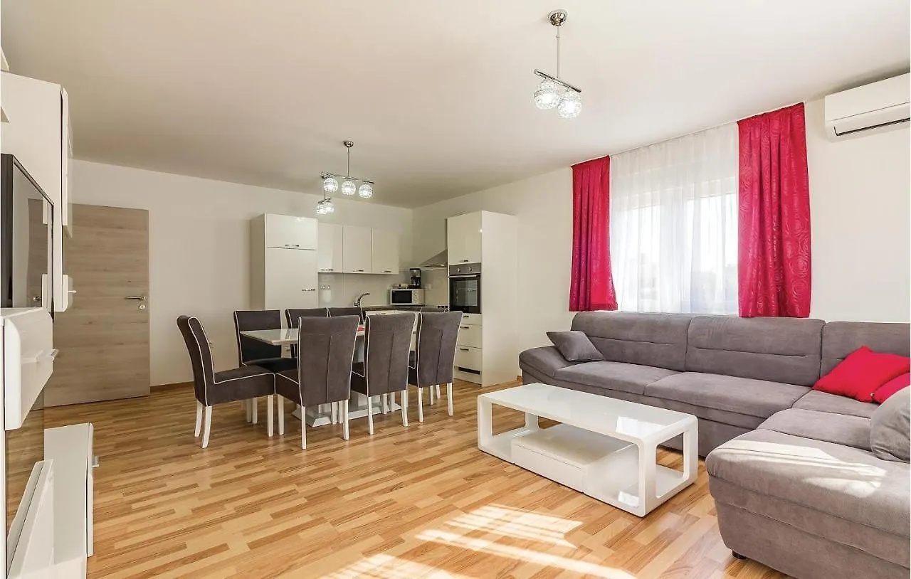 Amazing Apartment In Medulin With Wifi