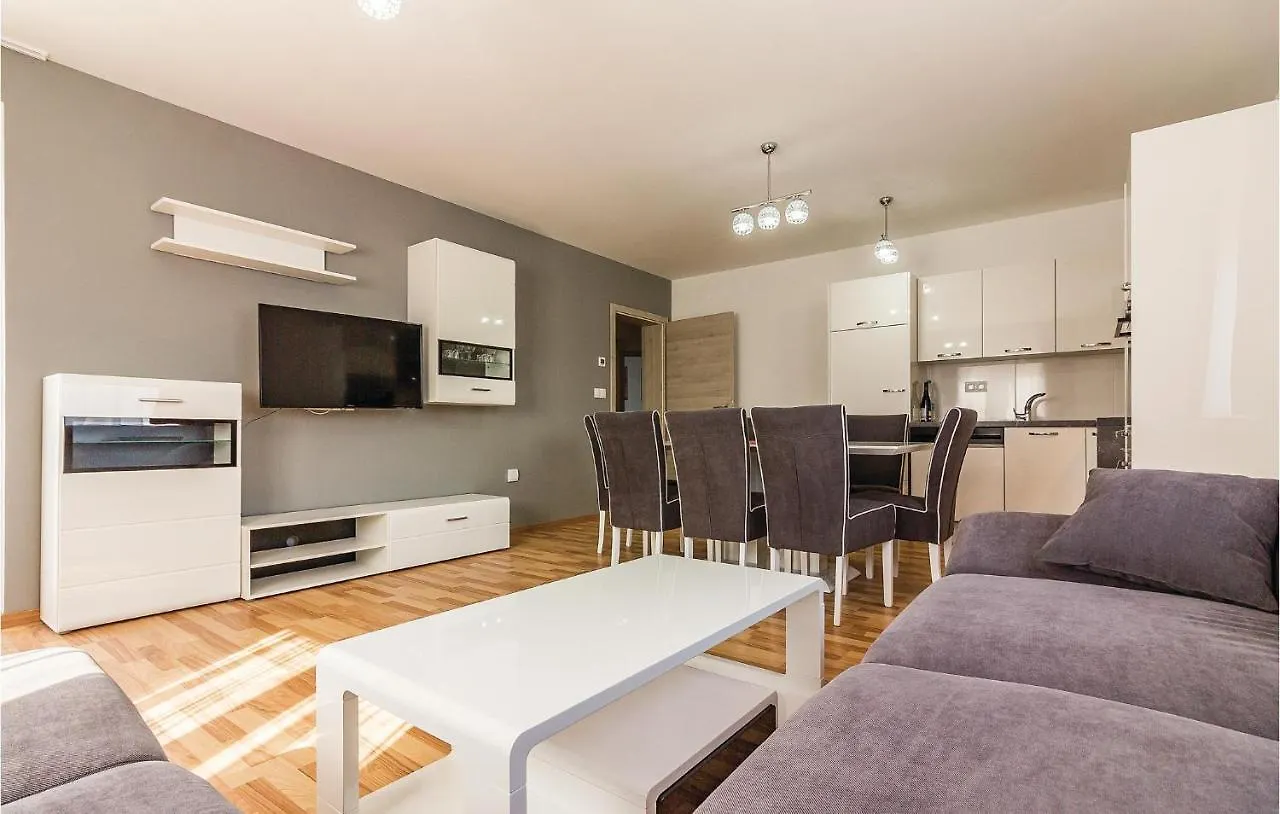 Amazing Apartment In Medulin With Wifi 0*,